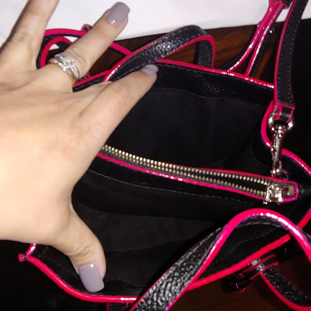 SOLD!!! Marc Jacobs mini satchel - Picture 7 of 8